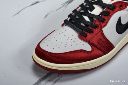 Room Home Trophy Low Jordan 1 OG Retro 1029